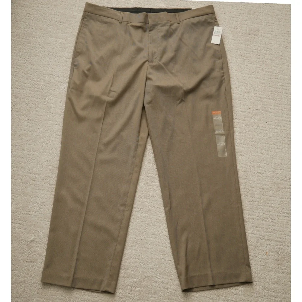 Van Heusen Traveler Mens 40x30 Classic Fit Stretch Dress Pants Tan Non-Iron